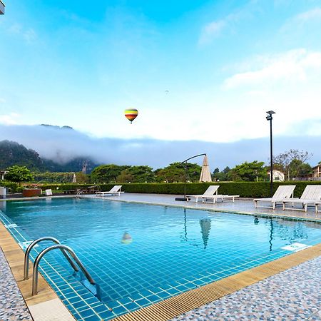 Lisha The Grand Riverside Hotel Vang Vieng Exteriör bild