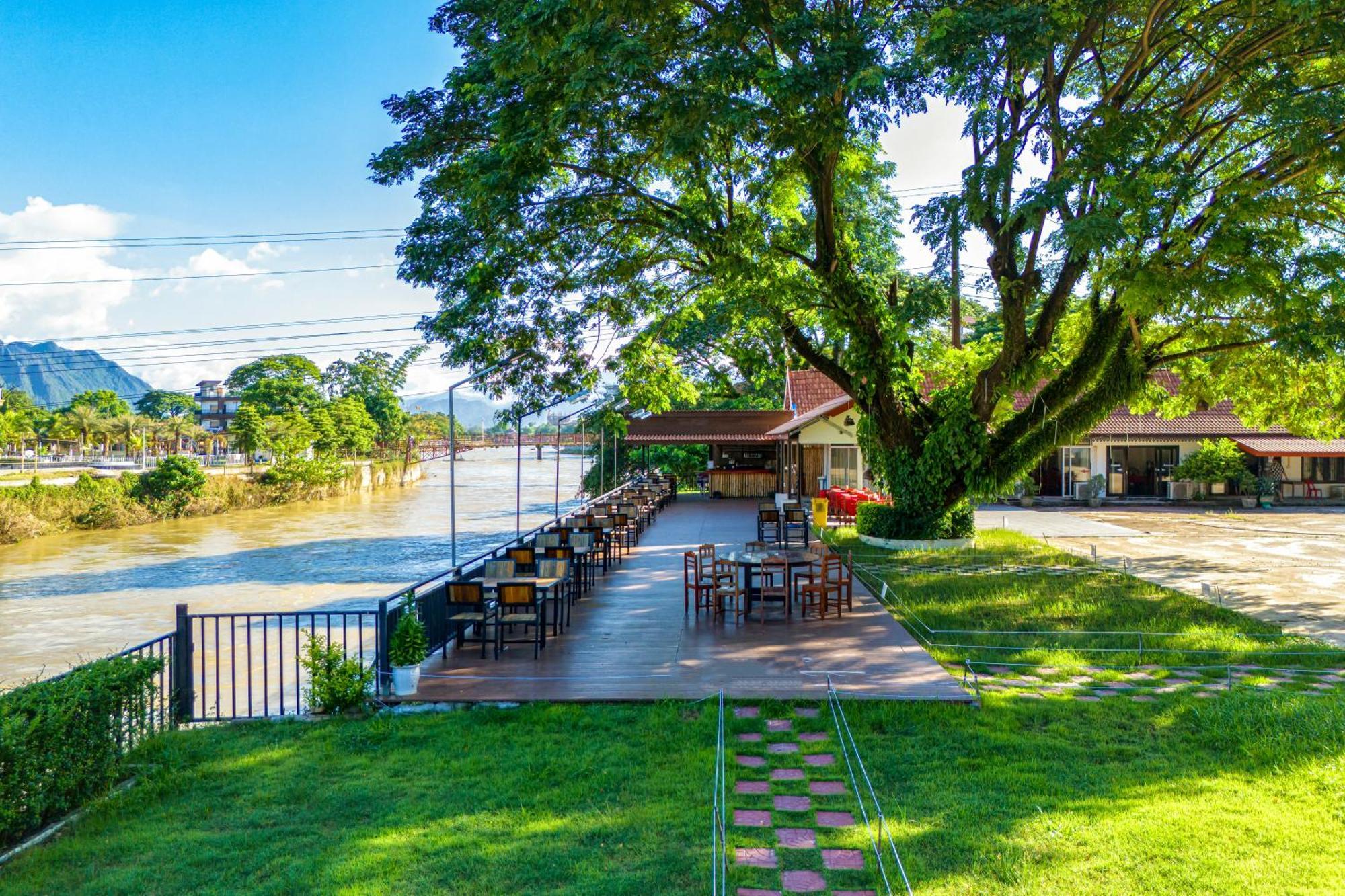 Lisha The Grand Riverside Hotel Vang Vieng Exteriör bild