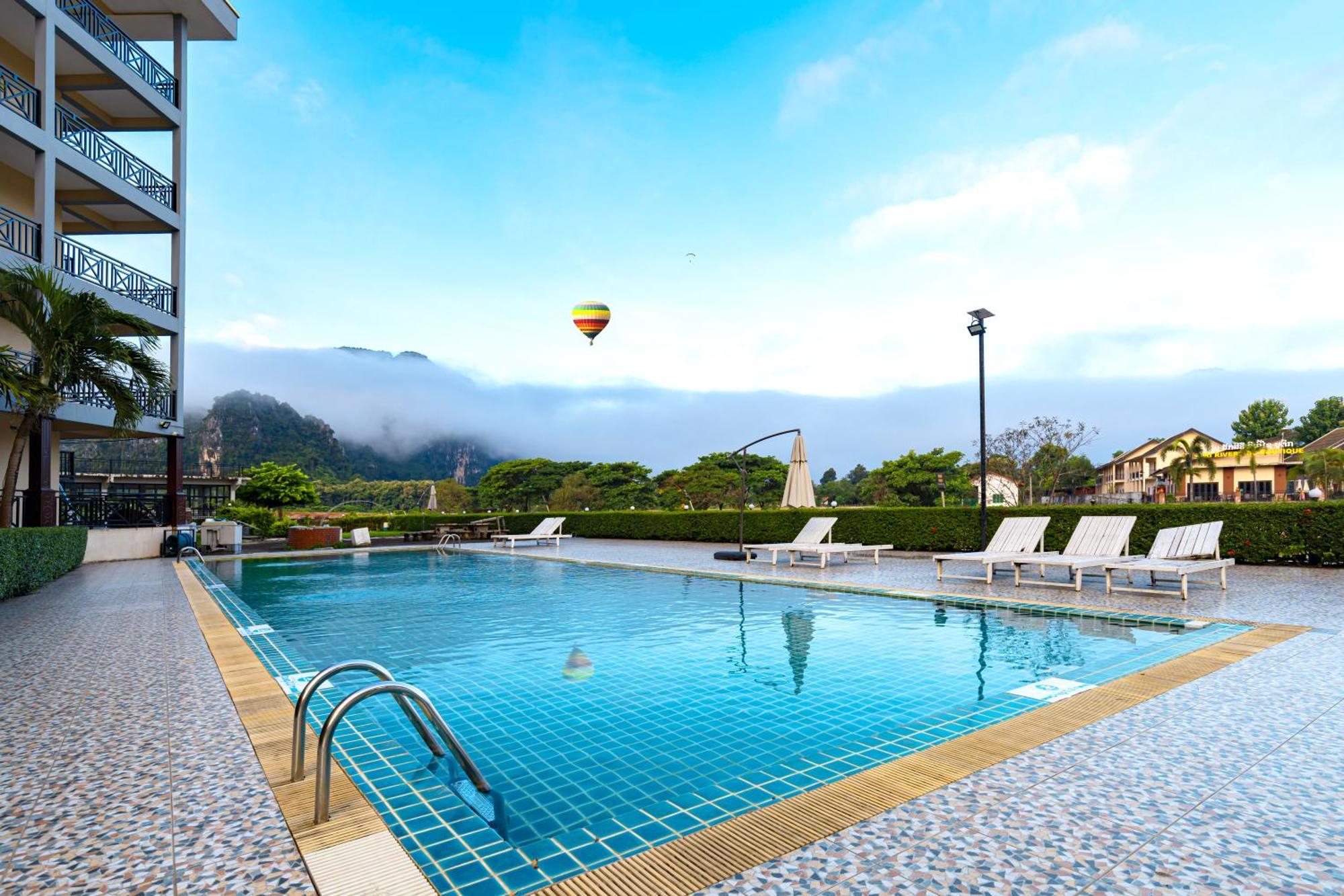 Lisha The Grand Riverside Hotel Vang Vieng Exteriör bild