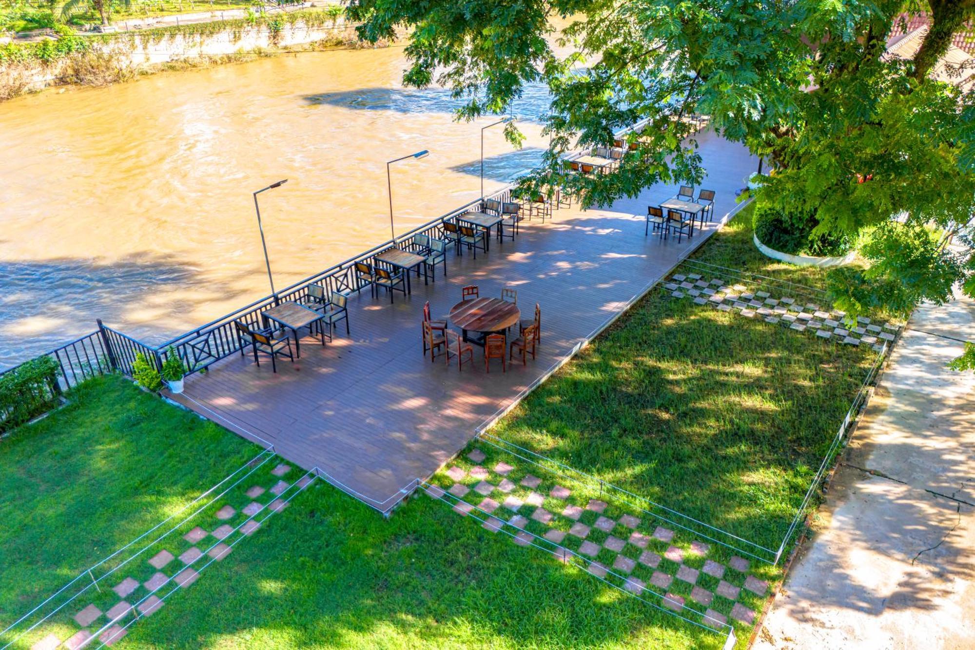 Lisha The Grand Riverside Hotel Vang Vieng Exteriör bild