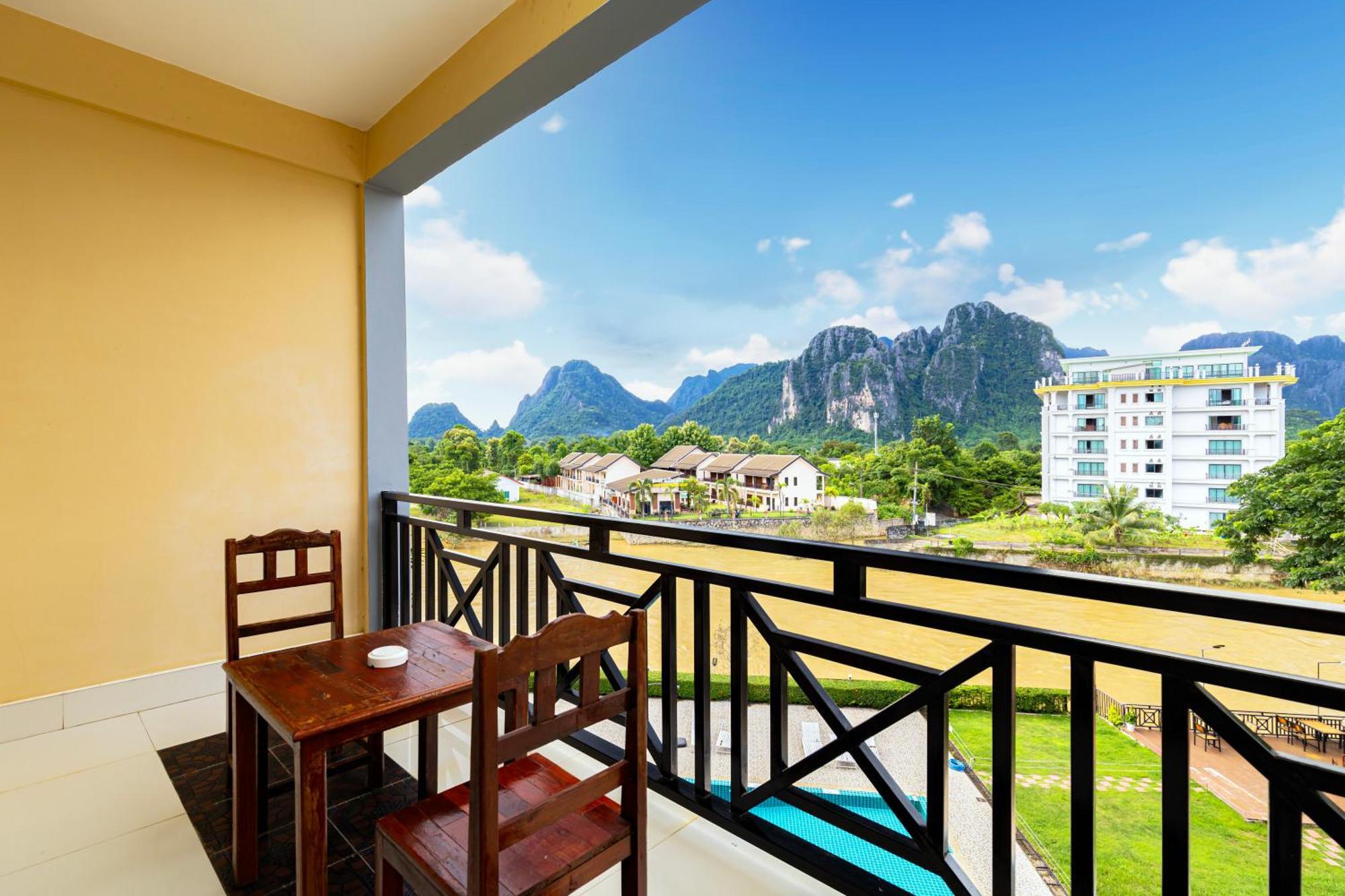 Lisha The Grand Riverside Hotel Vang Vieng Exteriör bild