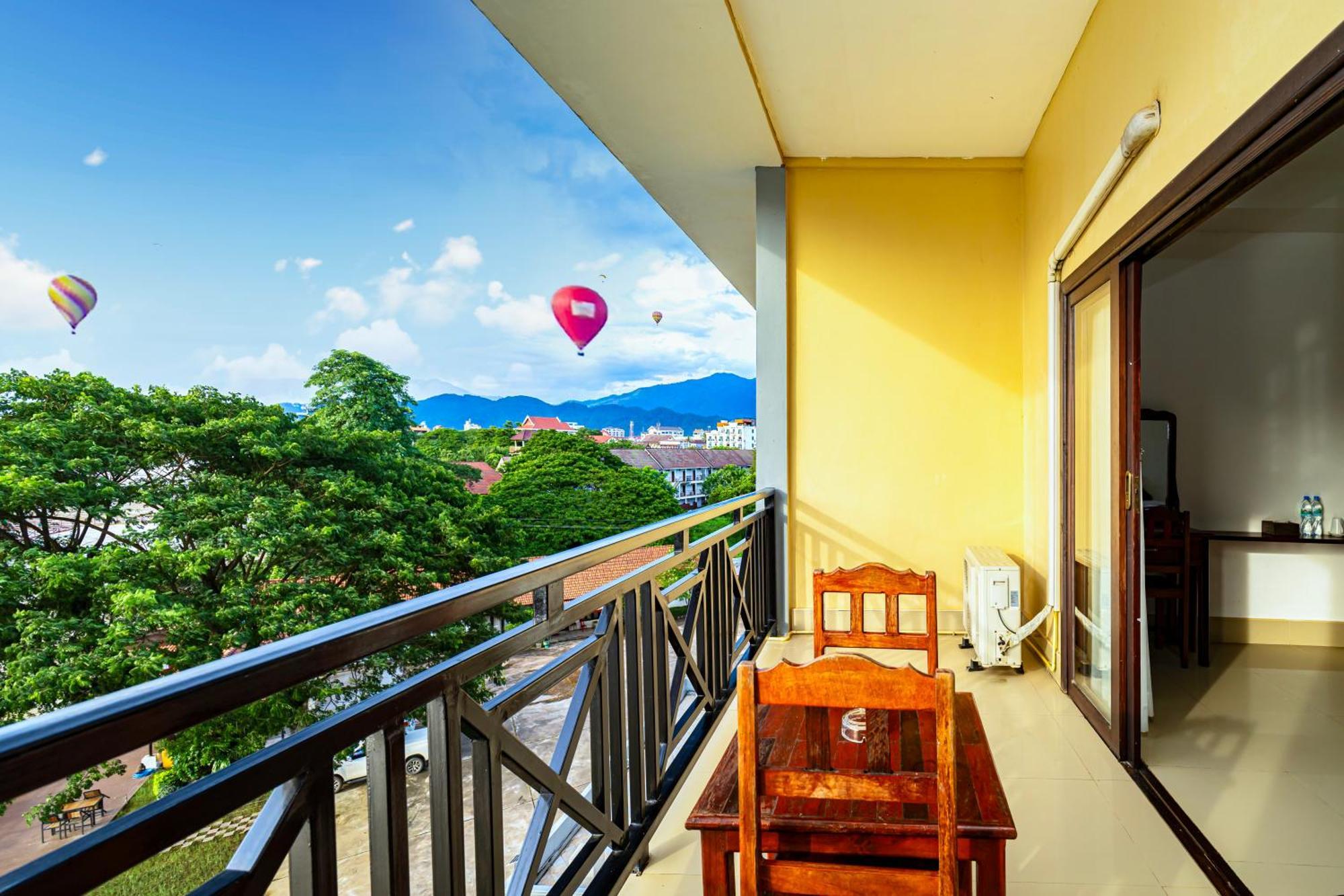 Lisha The Grand Riverside Hotel Vang Vieng Exteriör bild